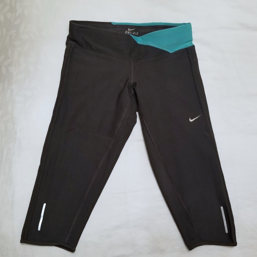 Nike  Running Crop Tights NWOT